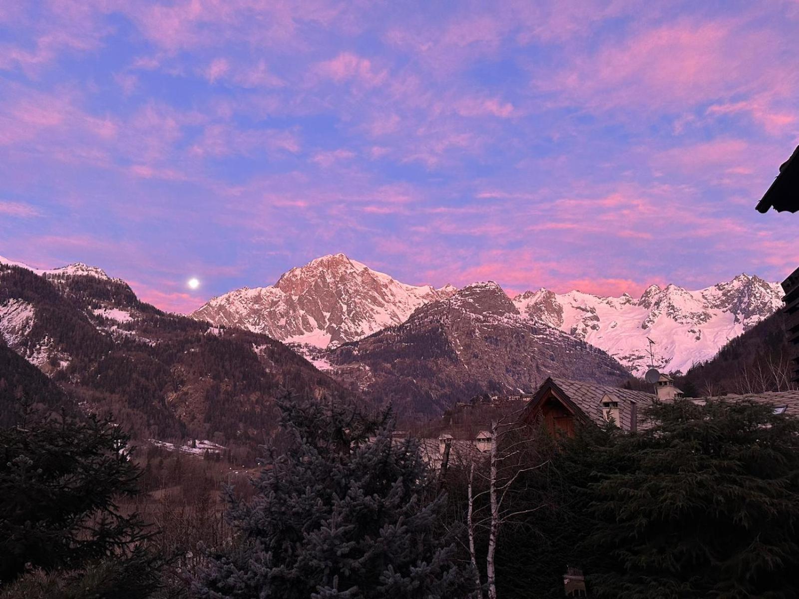 Courmayeur~Navetta Gratuita Per Il Centro+Impianti Zewnętrze zdjęcie